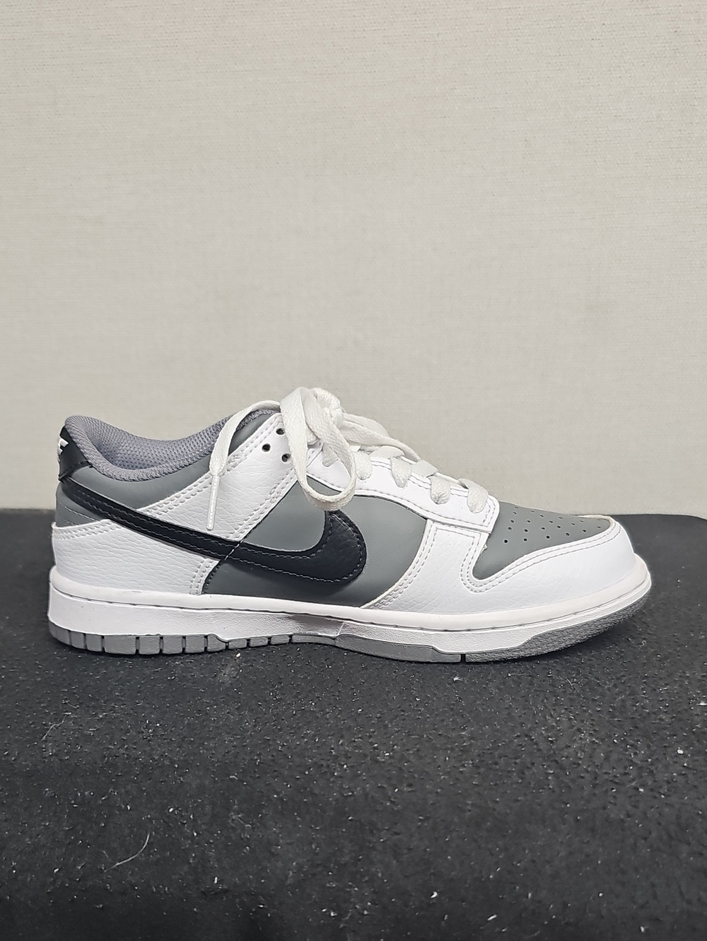 NIKE DUNK LOW SMOKE GREY YOUTH SNEAKERS BFPM-06-086 - Picture 8 of 10